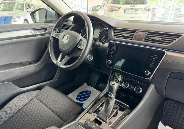 Skoda Superb cena 94900 przebieg: 128200, rok produkcji 2018 z Działoszyce małe 781